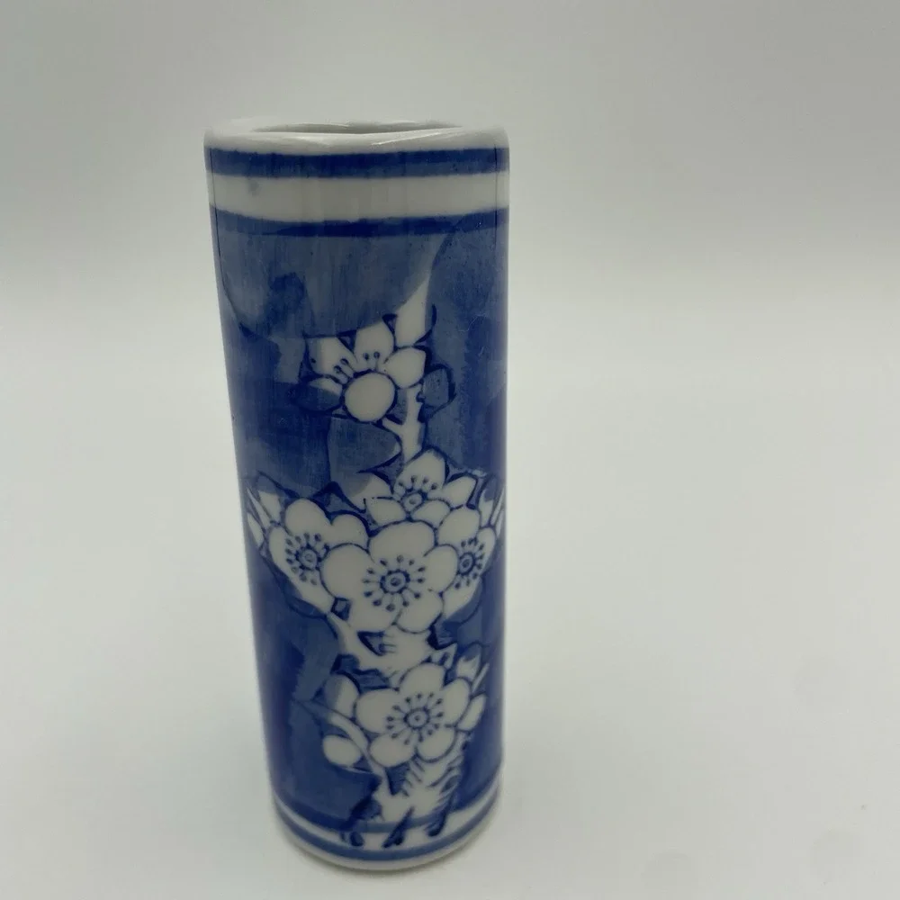 Vintage Hand Painted Blue & White Cherry Blossom Bud‎ Vase 4